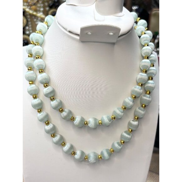 Vintage Style Light mint green Satin threaded Bead Necklace With Gold Accents Do - Picture 2 of 5